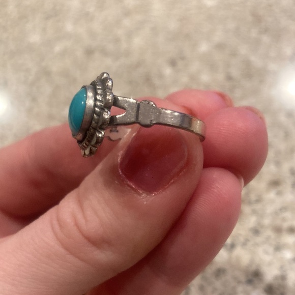 Sterling Silver Turquoise Flower Ring - Picture 6 of 6